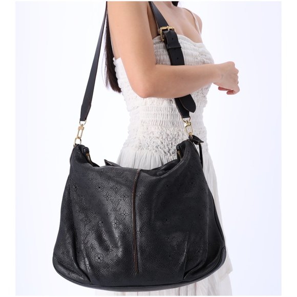 Louis Vuitton Handbags - Louis Vuitton Selene MM Medium Hobo Tote Crossbody Mahina Leather Black